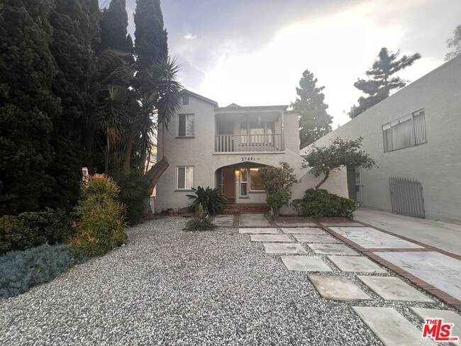 Building Photo - 2749 S Sepulveda Blvd