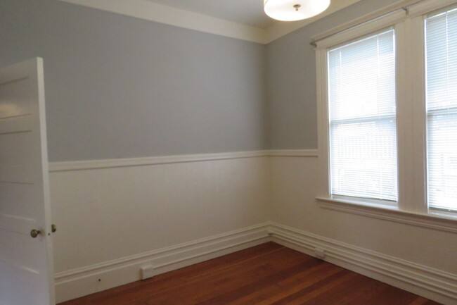 Building Photo - One Bedroom plus Office Room -