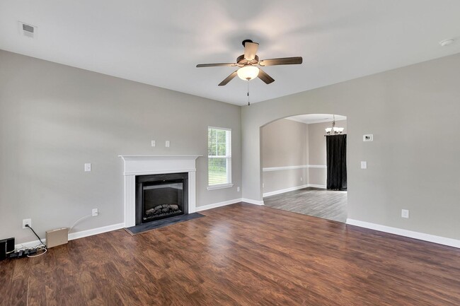 Building Photo - 3 Bedroom with BONUS in Swansboro HS District!