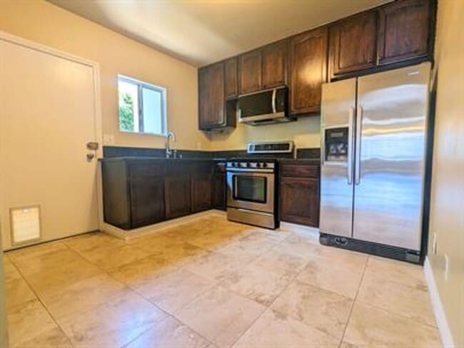 Building Photo - Beautiful 2-Bedroom Home Now Available