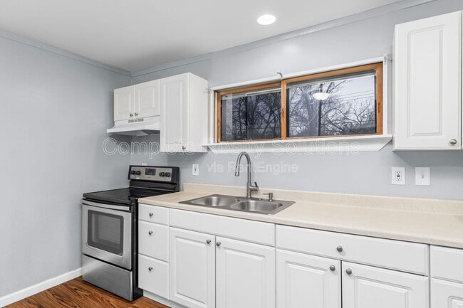 Building Photo - 8235 Albin Ave