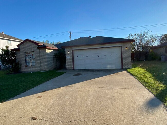 Primary Photo - 1304 Bristol Dr