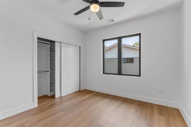 Building Photo - 1402 Beckett St