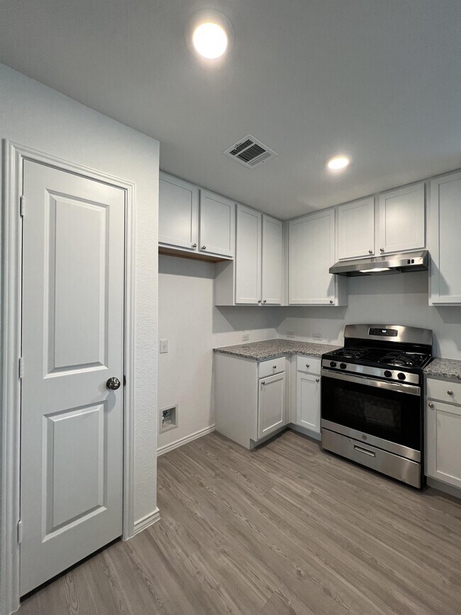 Building Photo - 13819 Llama Pl