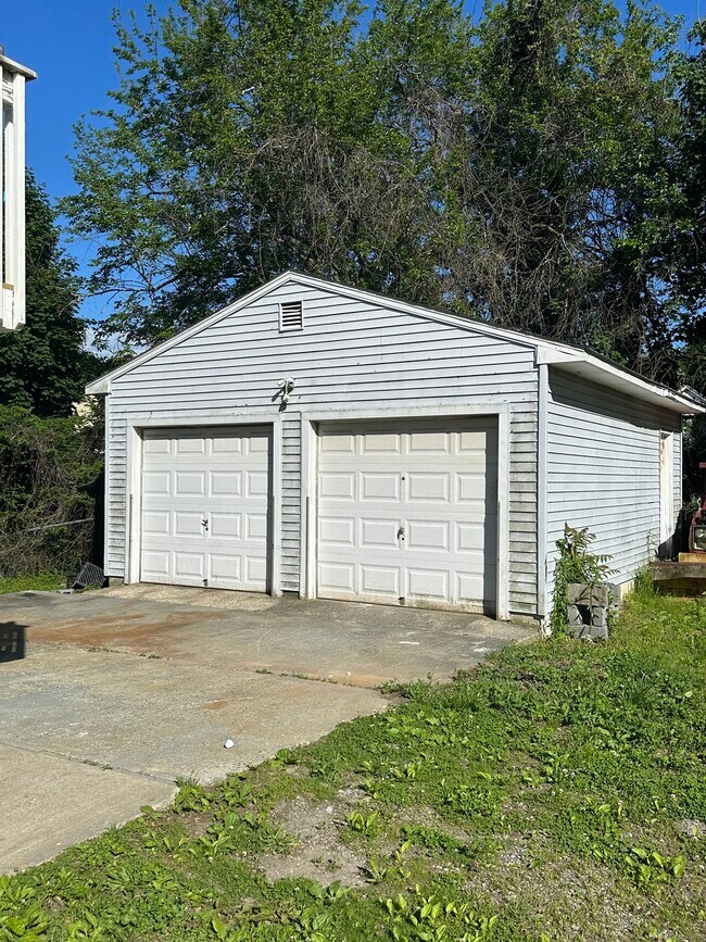 Building Photo - 48 Prest St