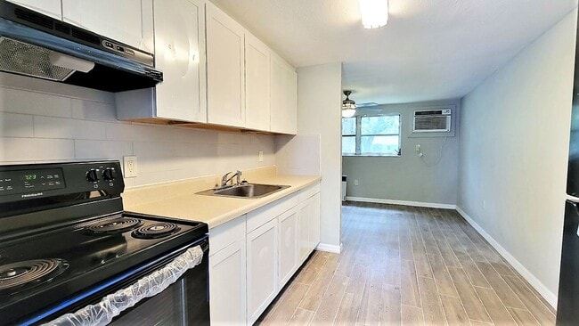 Building Photo - Charming 2 Bedroom, 1 Bath