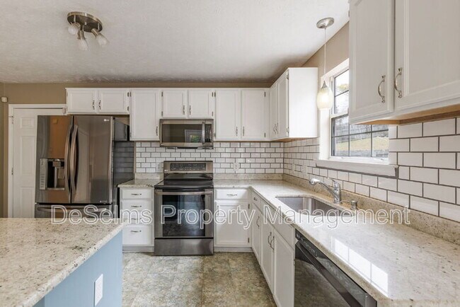 Building Photo - 236 Burgandy Hill Rd