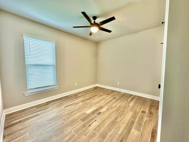 Building Photo - 78 Bon Ami Dr