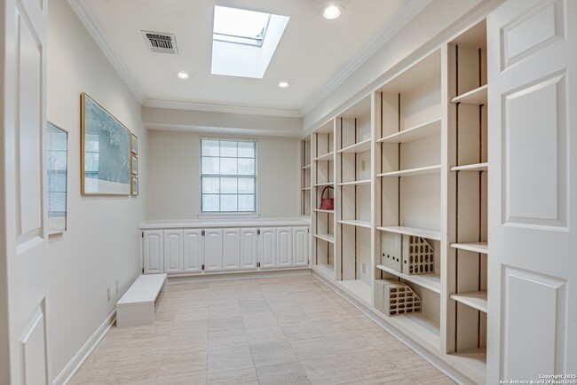 Building Photo - 14823 River Glen N