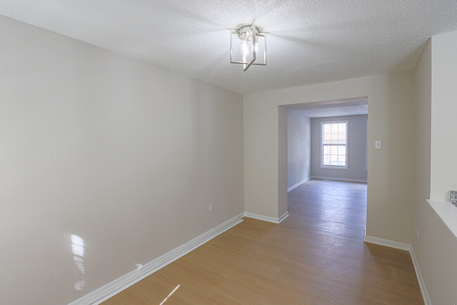 Building Photo - Beautiful 3 Bedroom Home with 2.5 Bathrooms