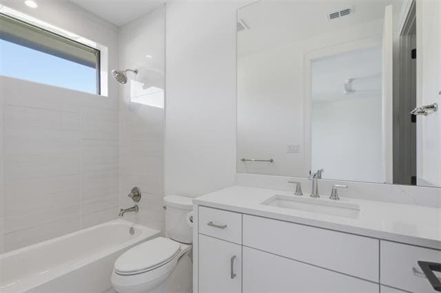 Building Photo - 9855 Kingsway Ave