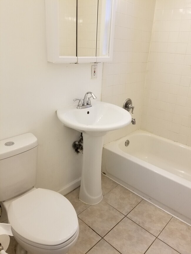 Building Photo - 3865 Halley Ter SE