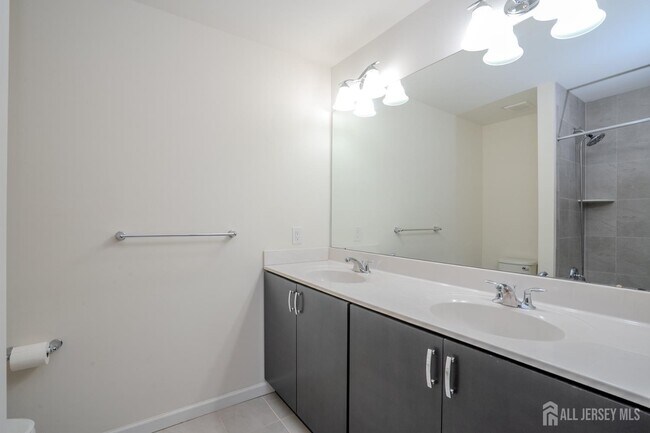 Building Photo - 16 Clover Ln