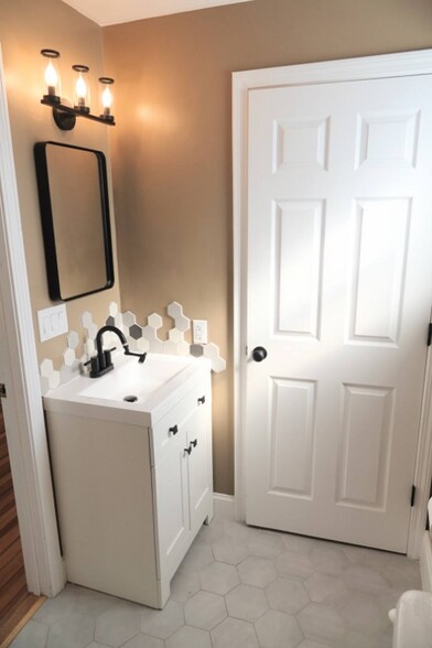 Building Photo - 330 Massasoit Rd