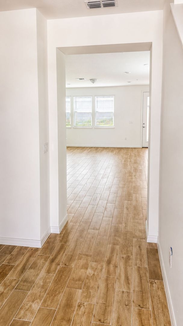 Building Photo - 4544 Orchard View Aly