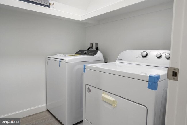 Building Photo - 2253 Papermill Rd