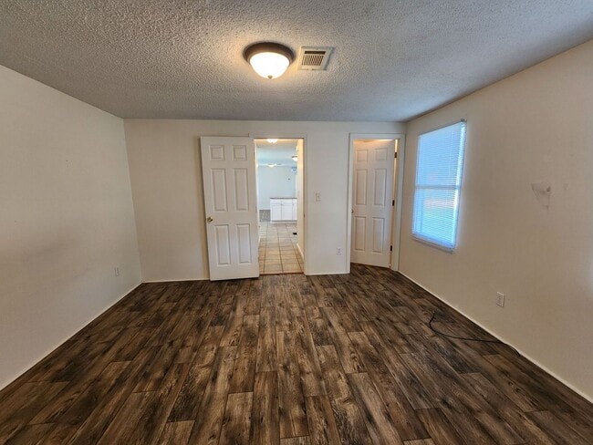 Building Photo - Available Now! 124 Littleton-Midway Park