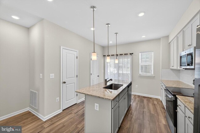 Building Photo - 63 Rolling Branch Dr