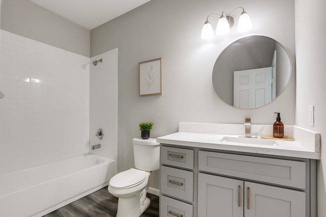 Building Photo - 2910 S Laredo St