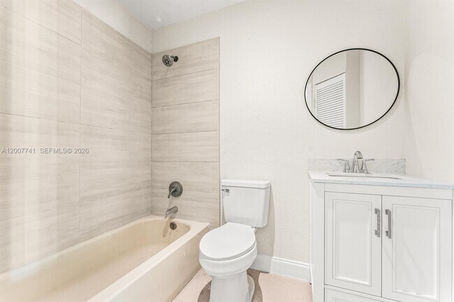 Building Photo - 18055 Sycamore Dr W