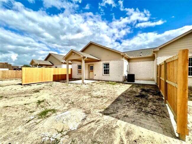 Building Photo - 9508 Quaker Ct