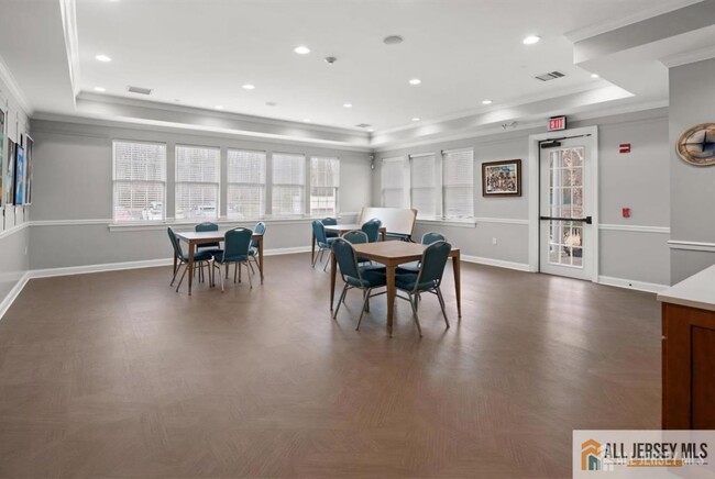 Building Photo - 37 Delmore Dr
