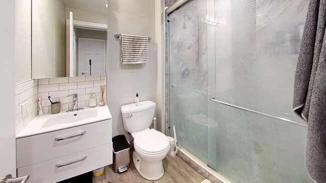Building Photo - Rehabbed Duplexed NorthHalsted Two Bedroom...