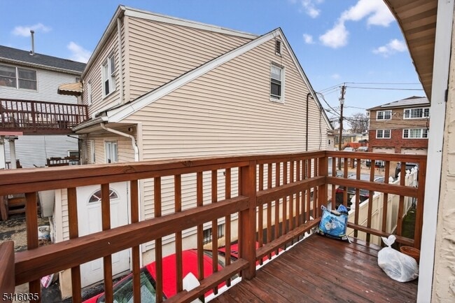 Building Photo - 1290 Baker St