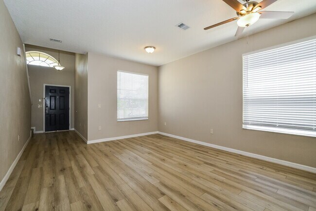 Building Photo - 241 Bluff Pass Dr