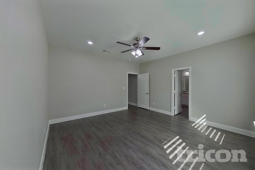 Building Photo - 1908 Carrington Dr