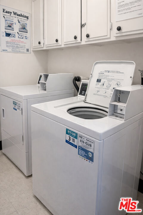 Building Photo - 1242 S Barrington Ave