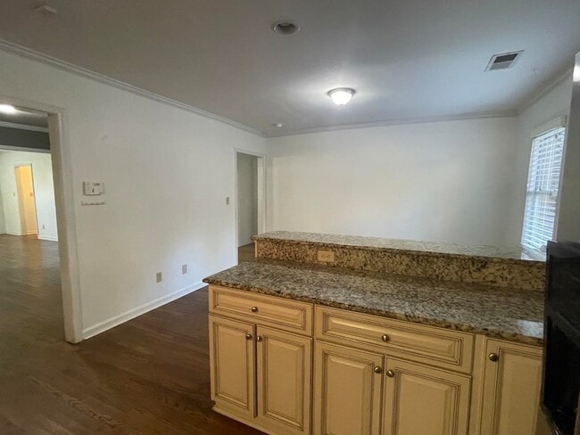 Building Photo - 3320 Central Ave