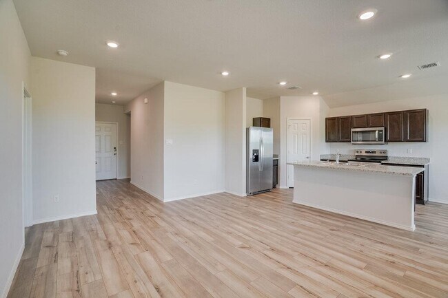 Building Photo - 521 Anconia Ct