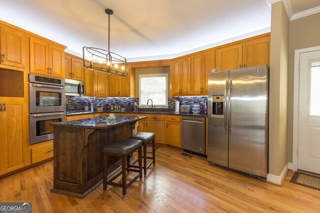 Building Photo - 5166 Wheeler Dr