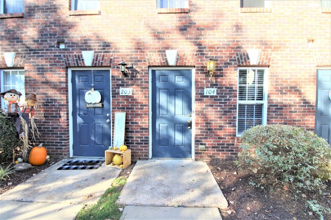 Building Photo - 1 Bedroom in Mooresville!!