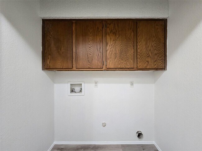 Building Photo - 8418 Fathom Cir