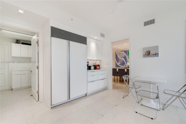 Building Photo - 789 Crandon Blvd