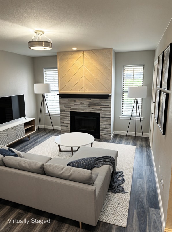 Building Photo - 1730 Crestpoint Dr