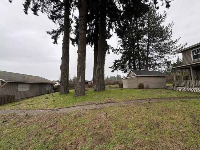 Building Photo - 16093 SW Roy Rogers Rd