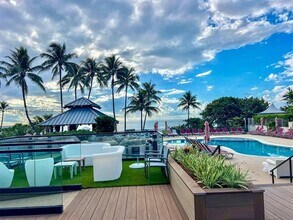 Building Photo - 5225 Collins Ave