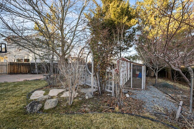 Building Photo - Enjoy this Spectacular Parklike backyard with Landscaping Included in Rent