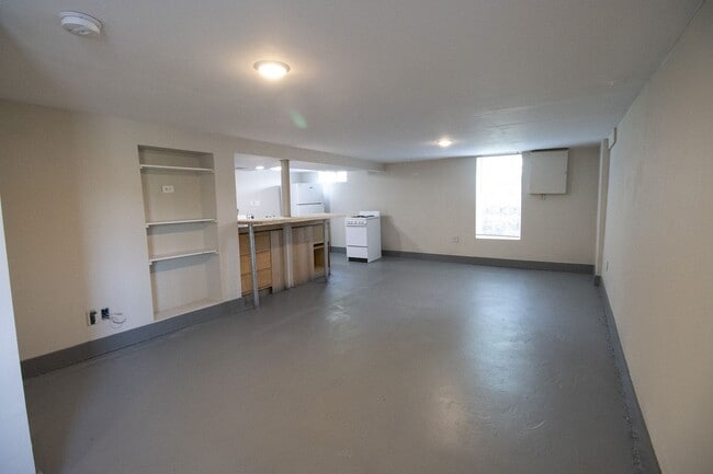 Building Photo - 1804 Sunrise Dr