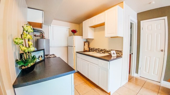 Interior Photo - 3008-3014 Truxillo St