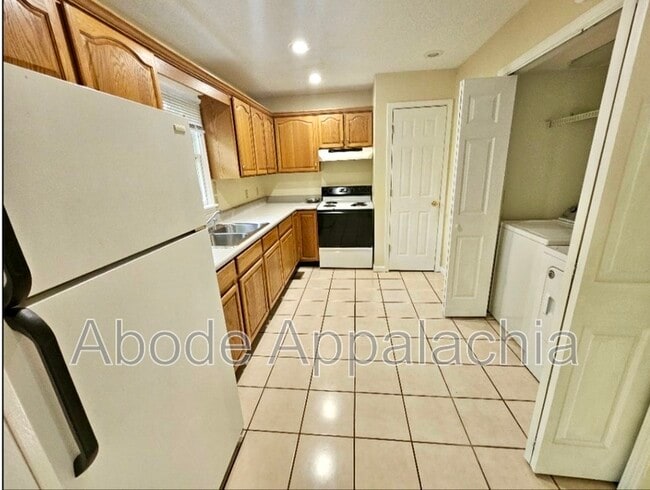 Building Photo - 269 Peach Orchard Dr