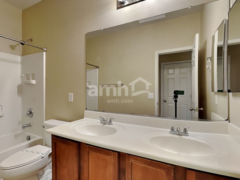 Building Photo - 5409 W Fremont Rd