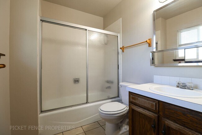 Building Photo - Beautiful 2 Story Home in Loveland