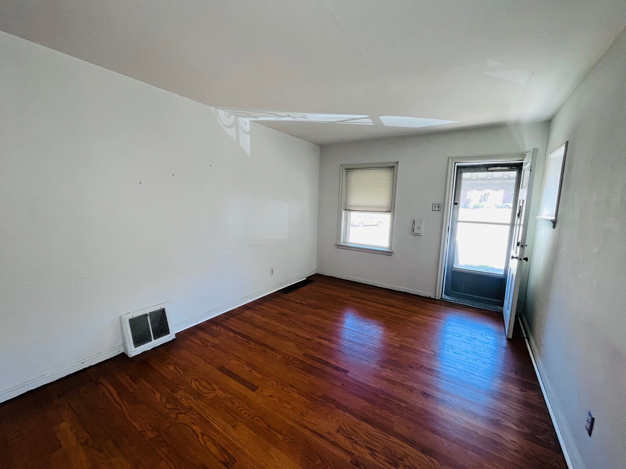 Building Photo - 4535 Wabash Ave