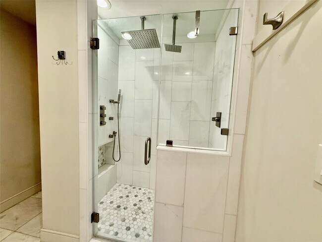 Building Photo - 3834 Linklea Dr