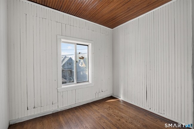 Building Photo - 40-44 Vine Street Unit 3