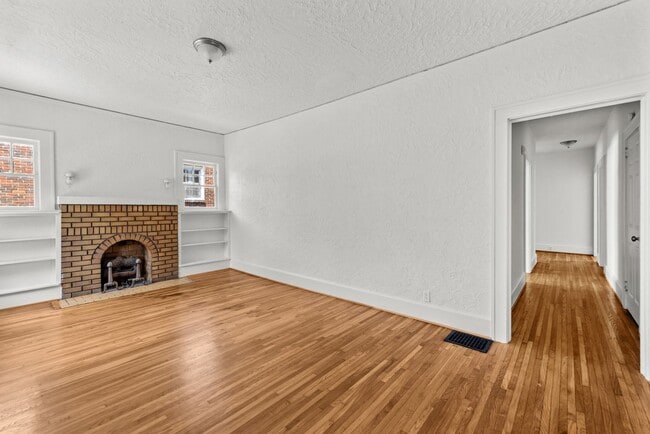 Building Photo - Beautiful Historic 4 Bedroom 2 Bathroom Home